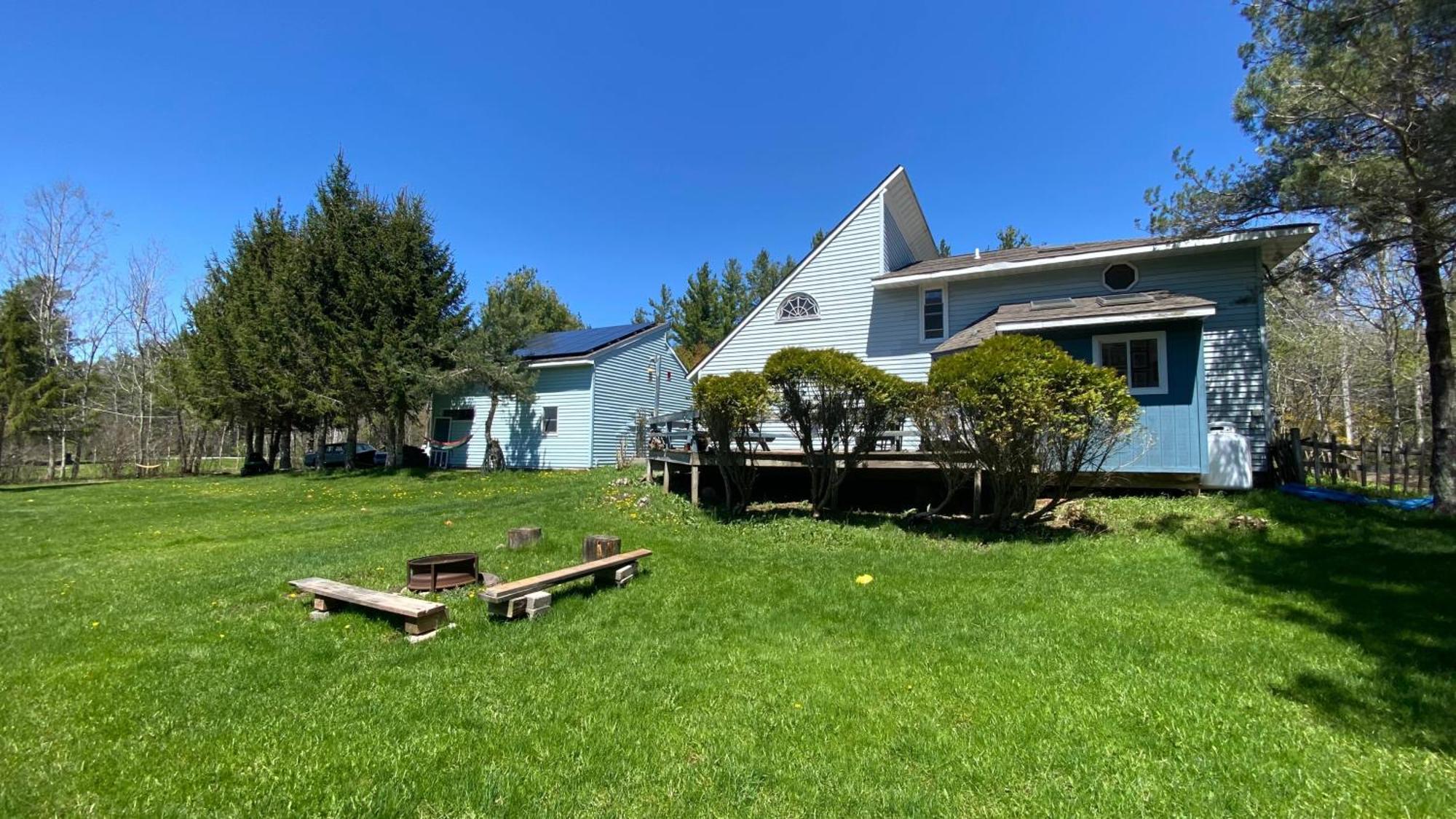 Holiday home Cheerful 3-bedroom With Mountain View